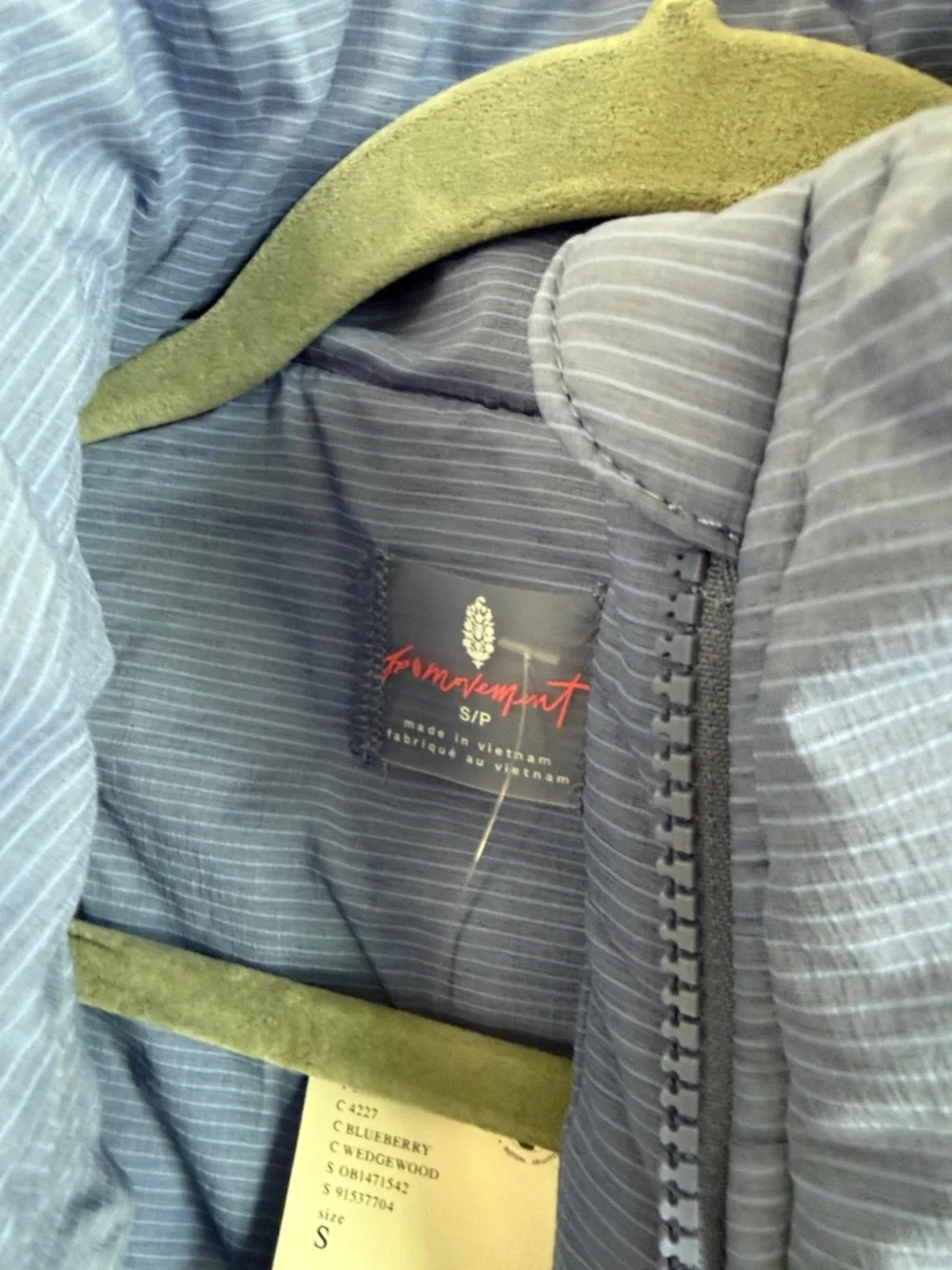 FP MOVEMET Women's Blue Gathering Storm Run Puffer - Picture 5 of 9